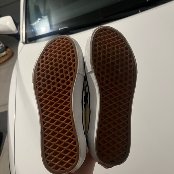 Vans - Picture 3 of 5